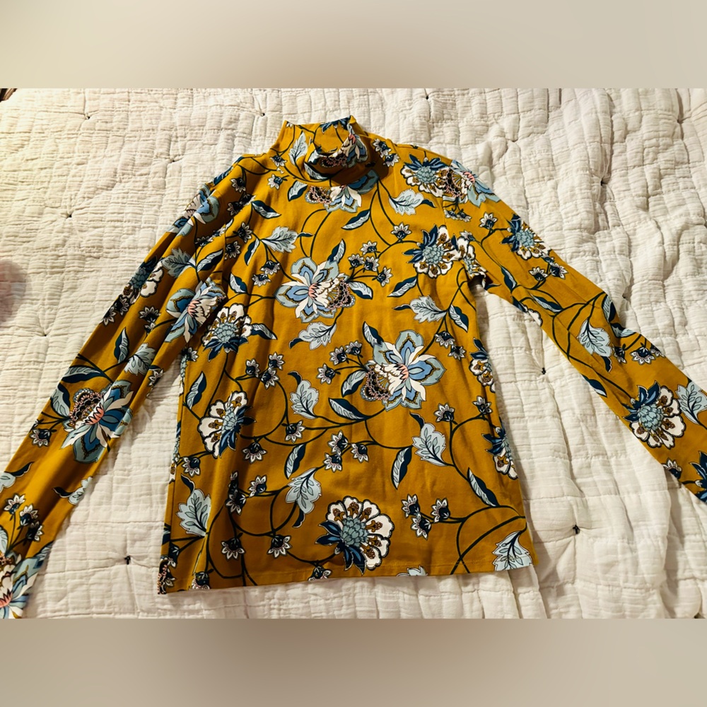 Anthropologie Maeve turtleneck - size M